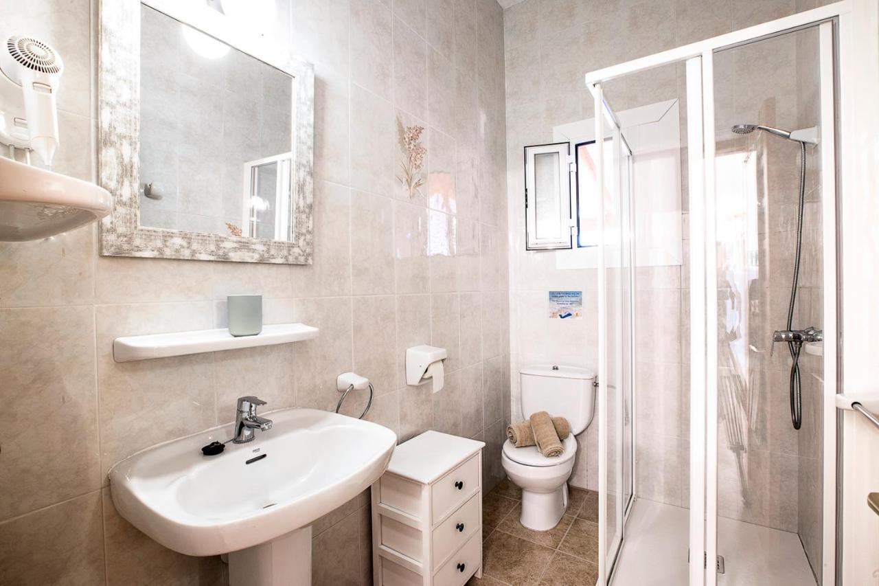 Apartamentos Molina 9-10-11 Es Caló Extérieur photo