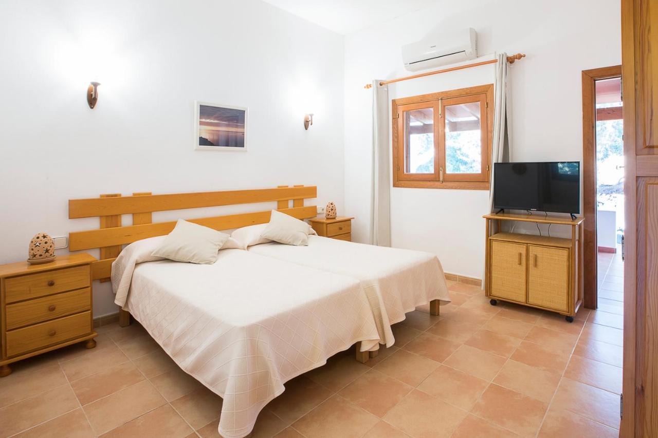 Apartamentos Molina 9-10-11 Es Caló Extérieur photo