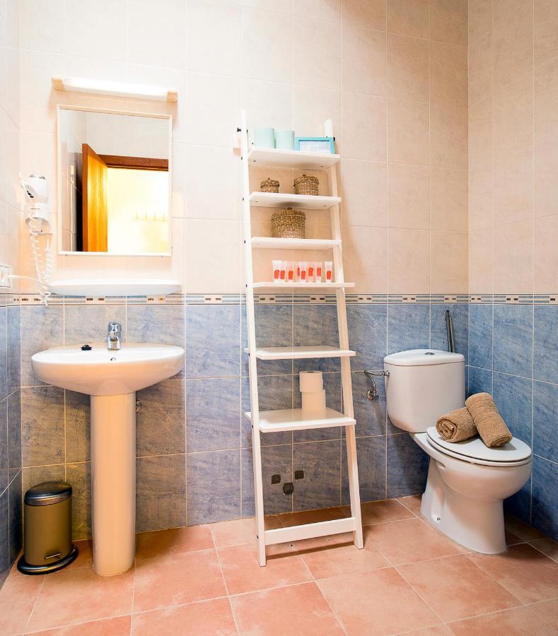Apartamentos Molina 9-10-11 Es Caló Extérieur photo